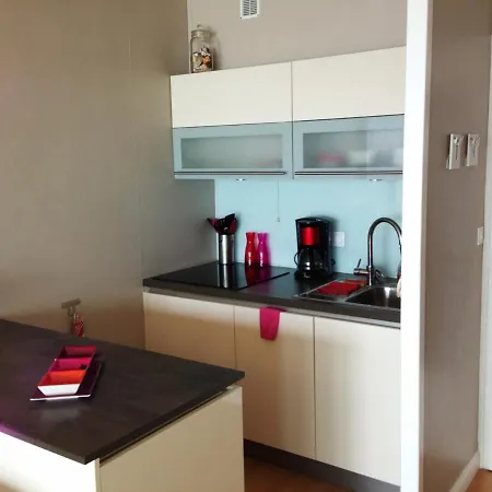 Apartament T2 Refait A Neuf Avec Balcon Face Et Ascenseur, Au Coeur Des Sables-d'olonne - Fr-1-485-70 Les Sables-dʼOlonne